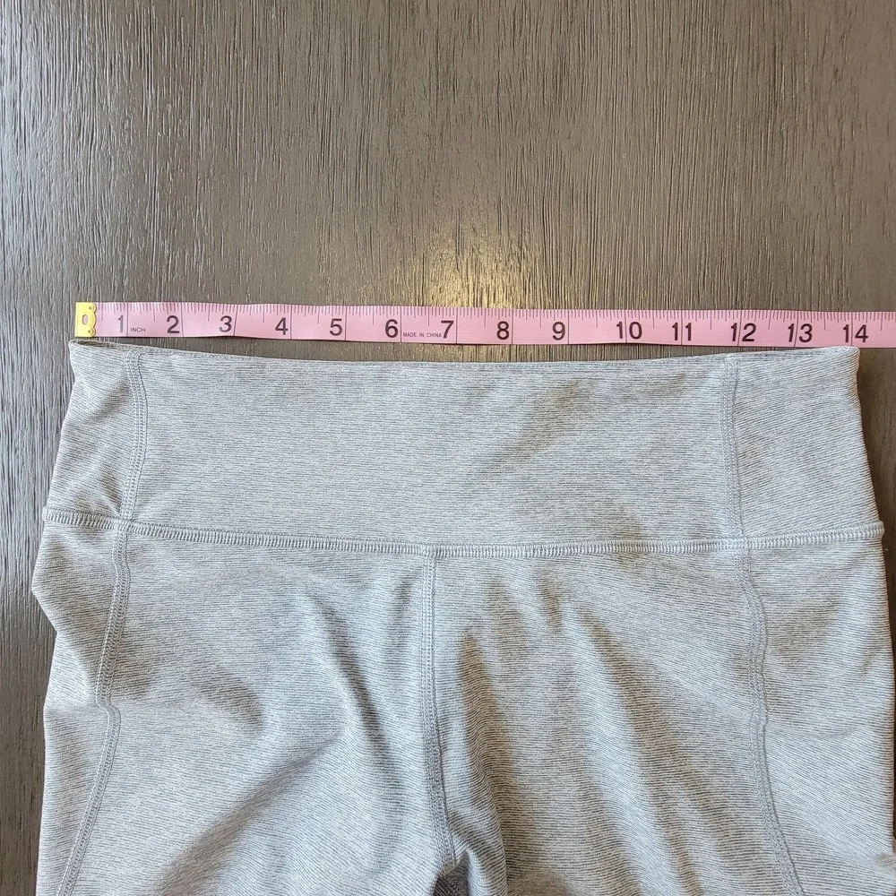 Outdoor Voices Warm-Up 3/4 Leggings Color Dove (Grey) Size‎ Medium